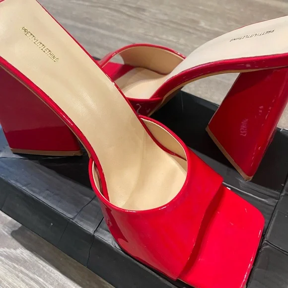 Chunky heels red size 8 NWT - Picture 1 of 8